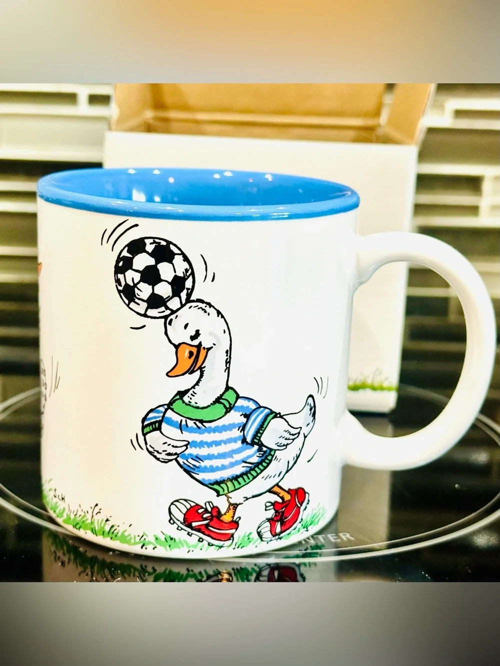 VTG Ceramic Goose/Duck Soccer Player 12oz Coffee Mug original Box Japan